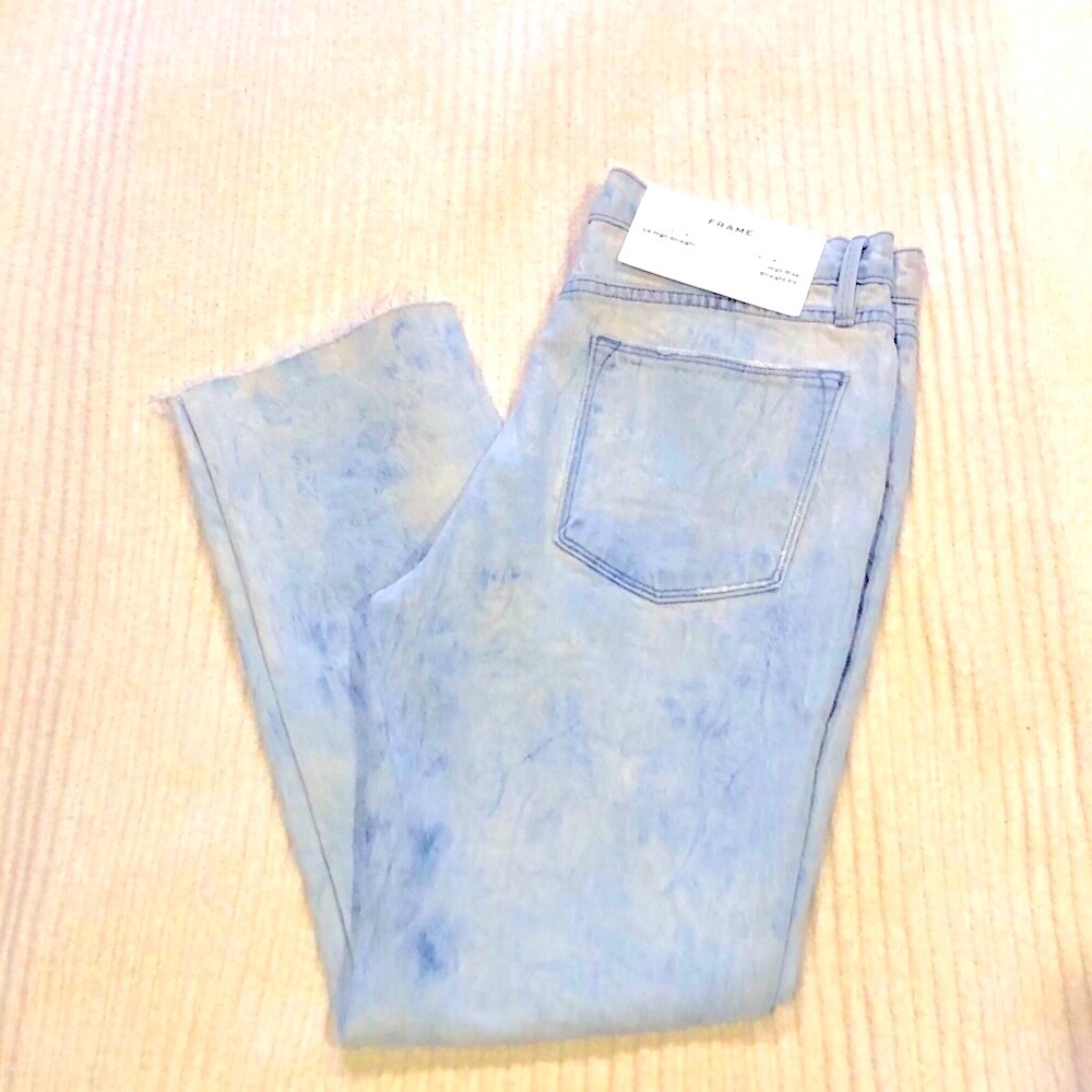 Frame Hi-Rise Straight leg jean size 30. NWT